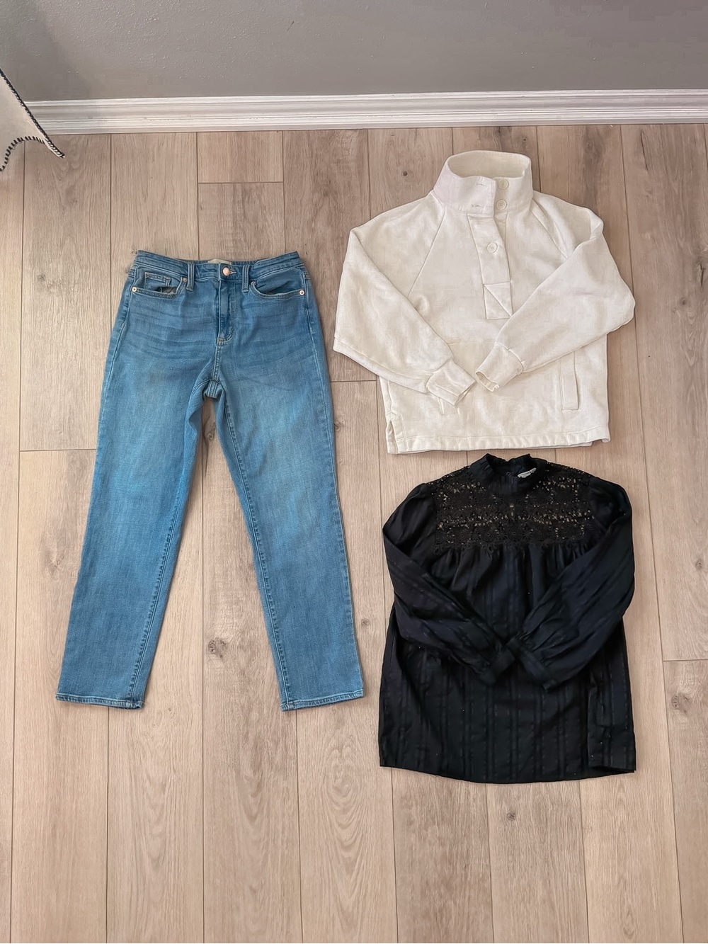 WOMENS TRENDY AND STYLISH BOUTIQUE FALL WINTER CAPSULE OUTFIT BUNDLE SIZE SMALL - Picture 4 of 5